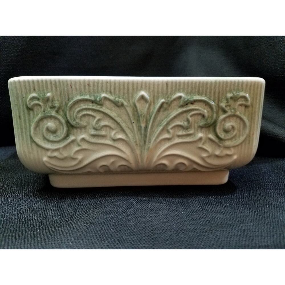 Vintage Haeger Planter - Picture 3 of 6